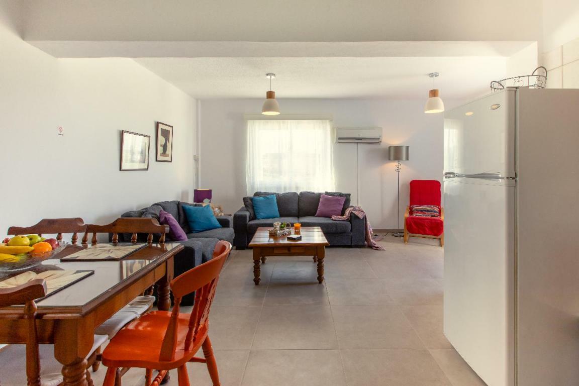Jimmy'S Flat Apartment Paralimni Exterior photo